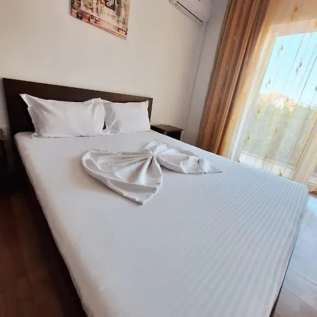 Tropical Gæstehus 3*